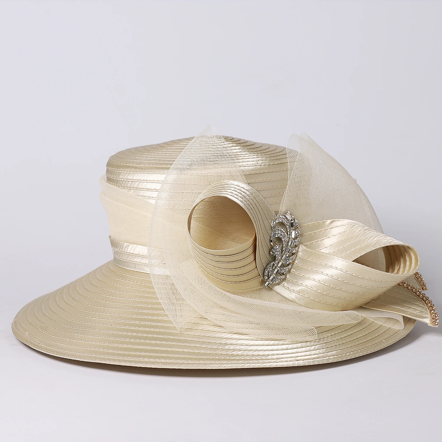FS Luxury Wedding Bridal Party Hats For Women Bow Bowler Hat Elegant Satin Cloth Wide Brim Flat Top Sun Visor Cap Female Hat