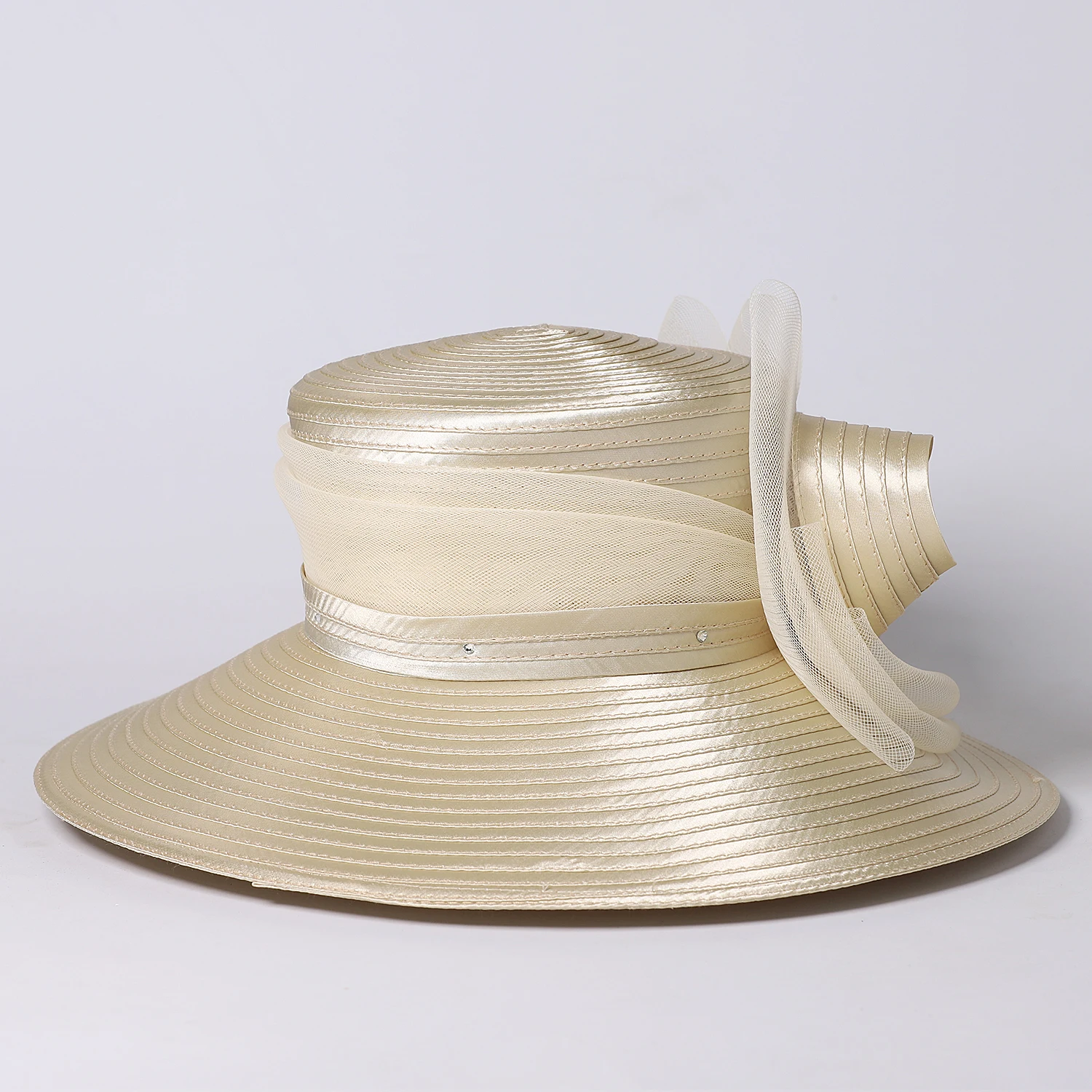 FS Luxury Wedding Bridal Party Hats For Women Bow Bowler Hat Elegant Satin Cloth Wide Brim Flat Top Sun Visor Cap Female Hat