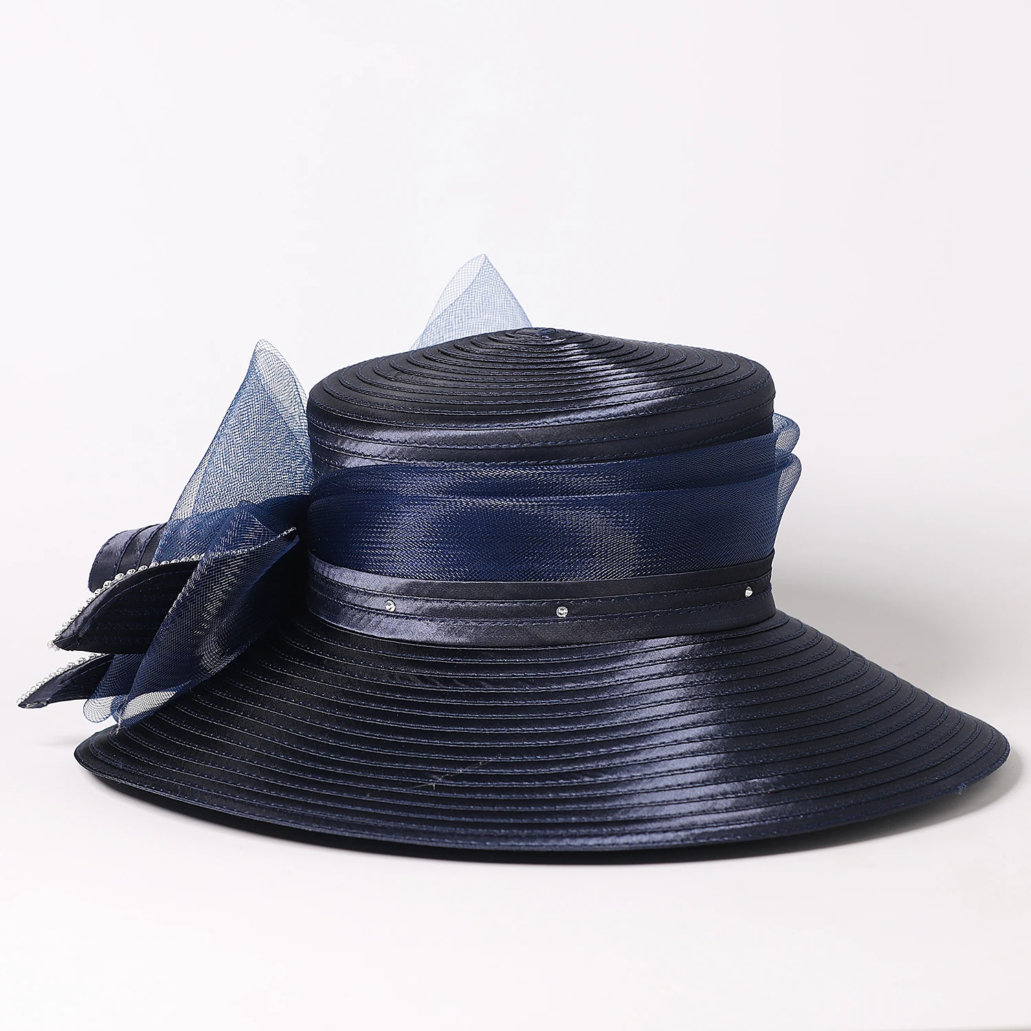 FS Luxury Wedding Bridal Party Hats For Women Bow Bowler Hat Elegant Satin Cloth Wide Brim Flat Top Sun Visor Cap Female Hat