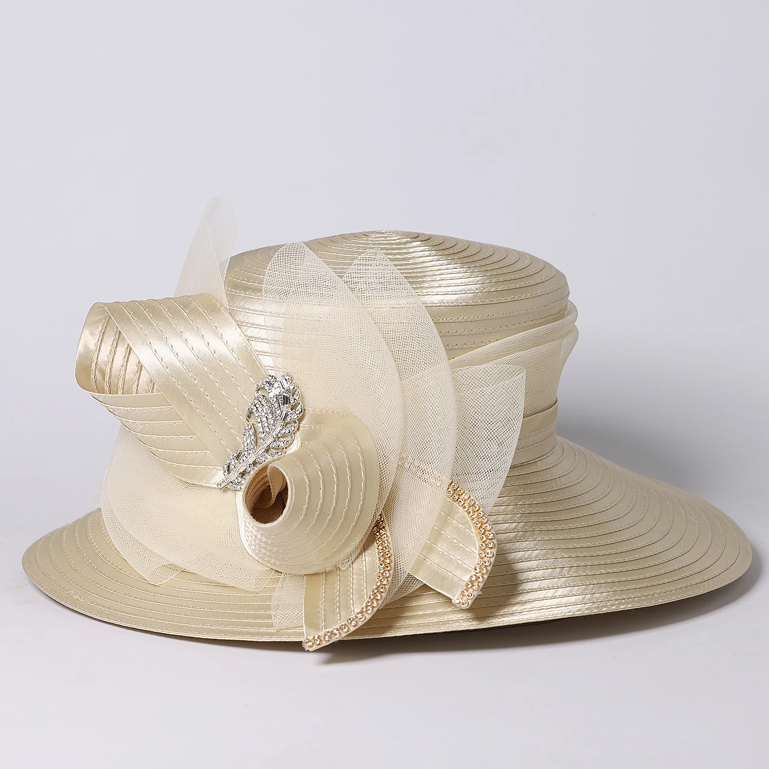 FS Luxury Wedding Bridal Party Hats For Women Bow Bowler Hat Elegant Satin Cloth Wide Brim Flat Top Sun Visor Cap Female Hat