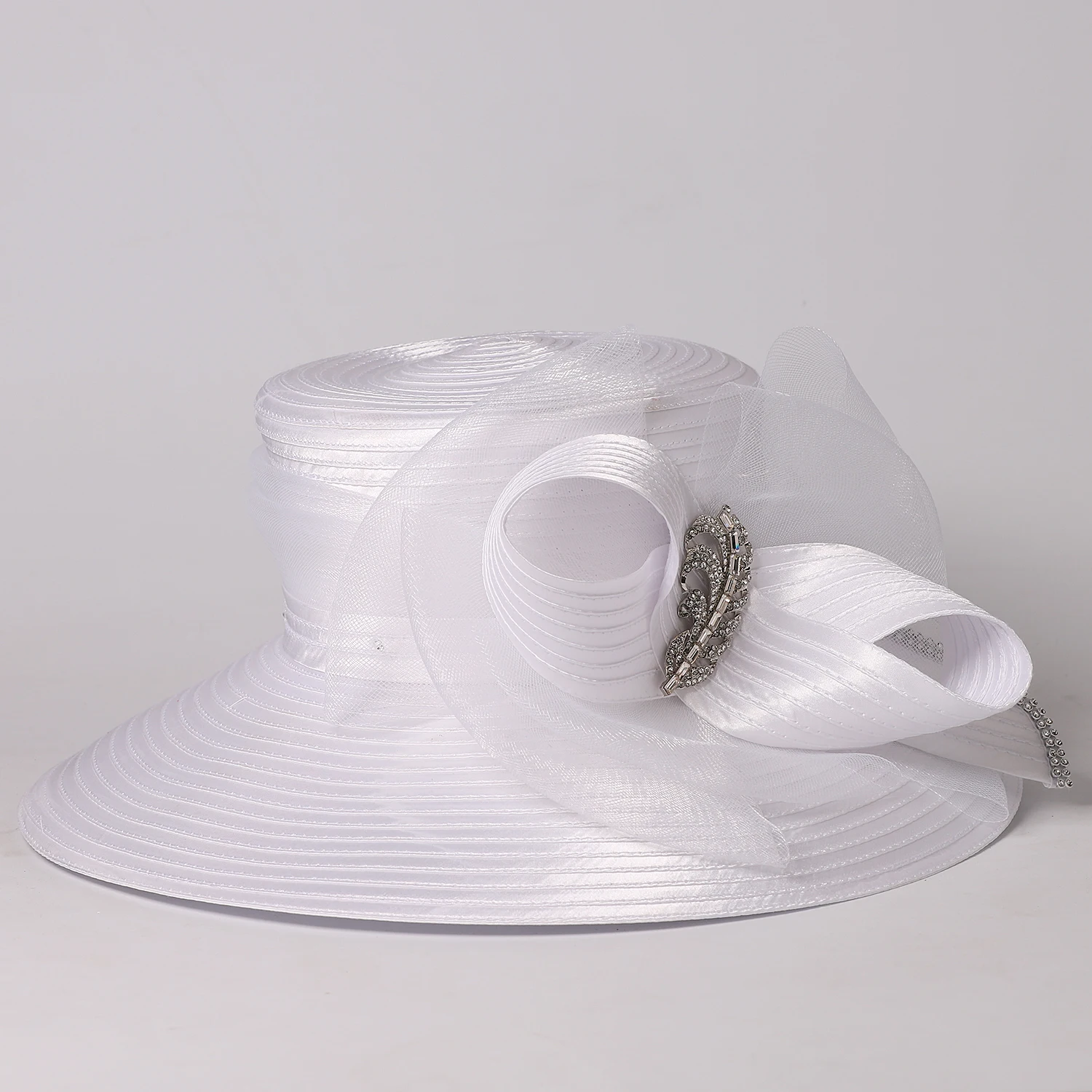 FS Luxury Wedding Bridal Party Hats For Women Bow Bowler Hat Elegant Satin Cloth Wide Brim Flat Top Sun Visor Cap Female Hat
