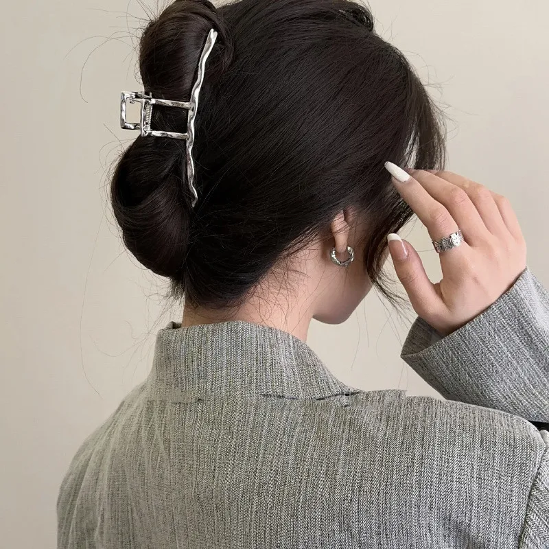 1pc Irregular Cross Design Alloy Hair Claw Simple Style Hair Claw Nonslip Ponytail Holder Shark Claw Women Elegant Hair Claw
