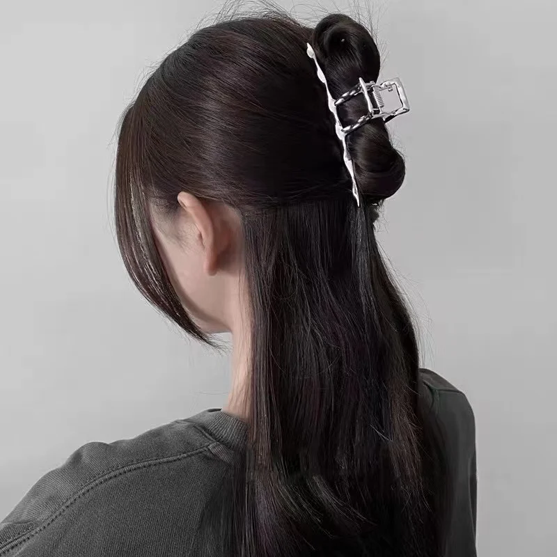 1pc Irregular Cross Design Alloy Hair Claw Simple Style Hair Claw Nonslip Ponytail Holder Shark Claw Women Elegant Hair Claw