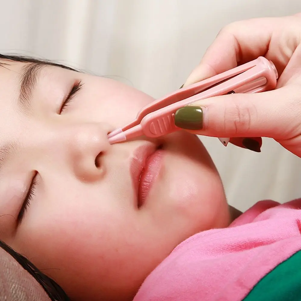 Safety Forceps with LED Light Baby Dig Booger Clip Infants Clean Ear Nose Navel Safety Tweezers Safe Forceps Cleaning Supplies