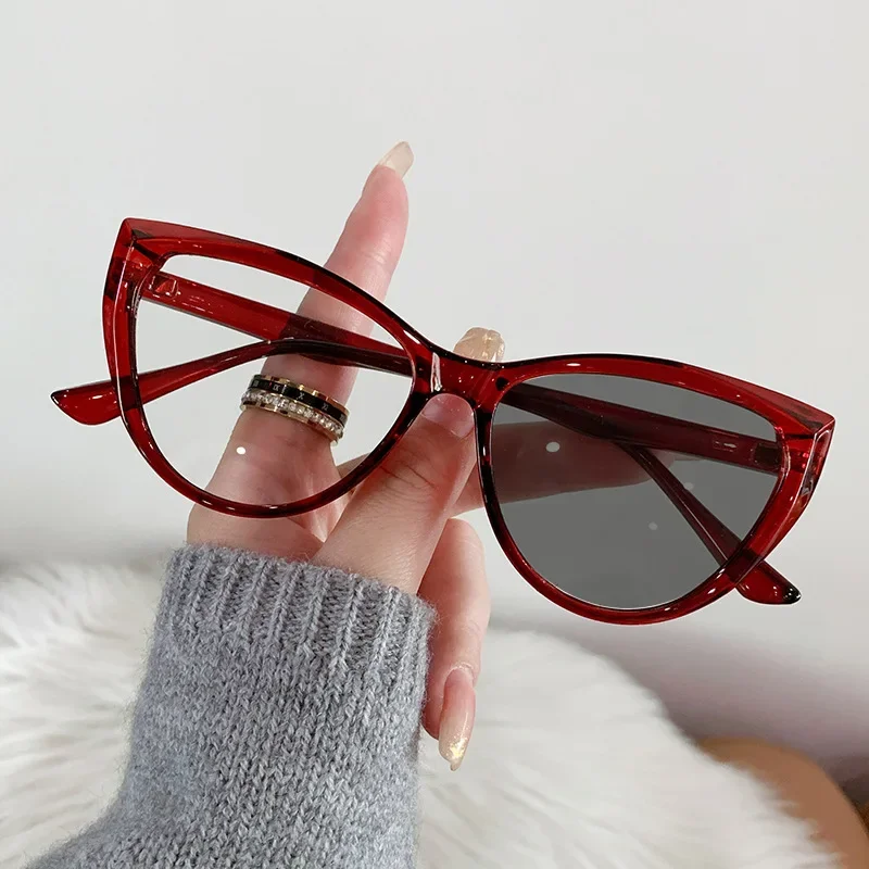 Cat Eye Frame Outdoor Photochromic Sunglasses Fashion Trendy Anti Blue Light Plain Eyeglasses Finished Optical Spectacle Eyewear
