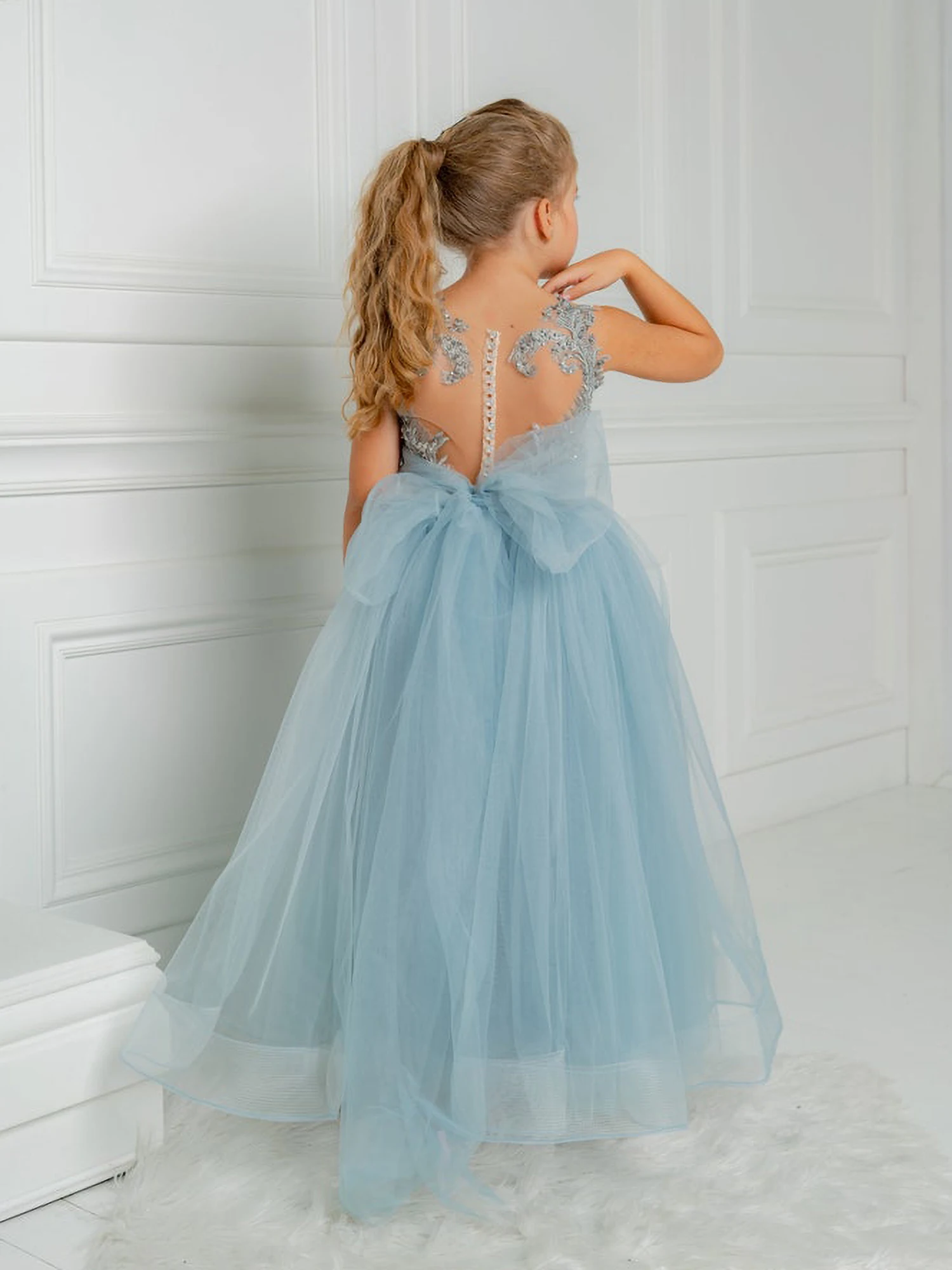Cute Flower Girl Dresses for Wedding Big Bow Appliques Long Little Pageant Gowns Girls White Tulle First Communion Gowns
