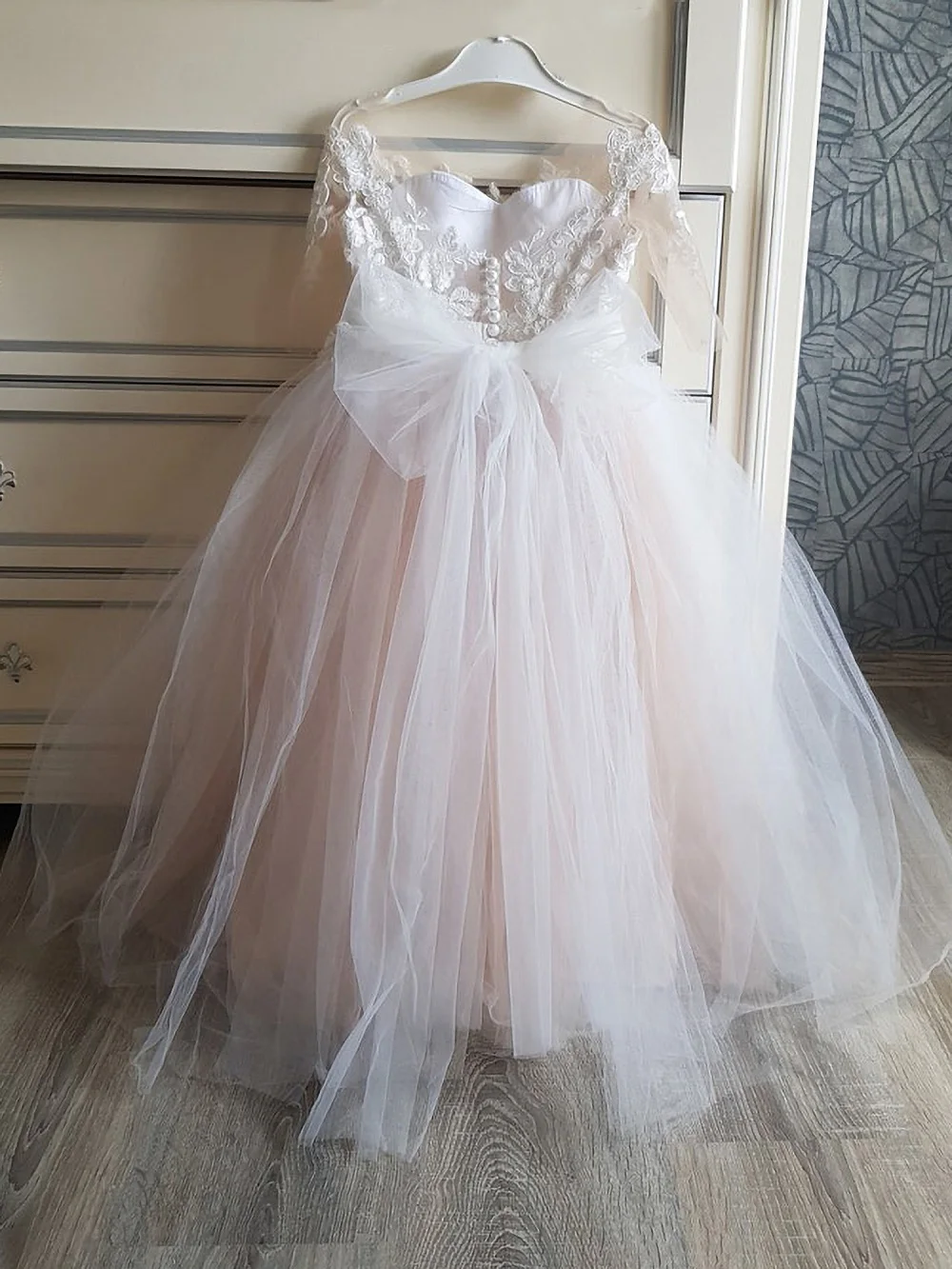 Cute Flower Girl Dresses for Wedding Big Bow Appliques Long Little Pageant Gowns Girls White Tulle First Communion Gowns