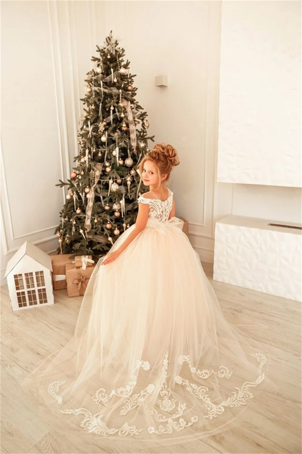 Cute Flower Girl Dresses for Wedding Big Bow Appliques Long Little Pageant Gowns Girls White Tulle First Communion Gowns