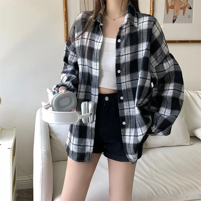 Black Flannel Shirt for Women Long Sleeve Collared Button-Up Tartan Plaid Shirt Jacket Teen-girl Casual Everyday Outfit
