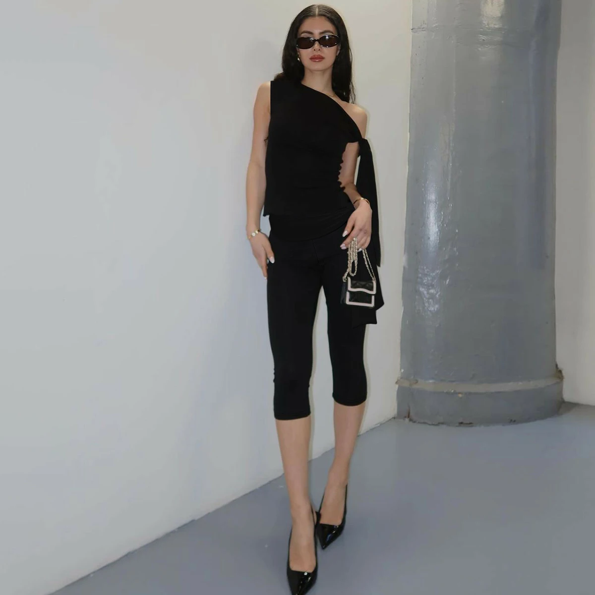 Hugcitar Fashion 2 Pcs Sets Solid One Shoulder Sleeveless Draped Sexy Top Knee Length Pants Women Y2K Outfits Festival Party