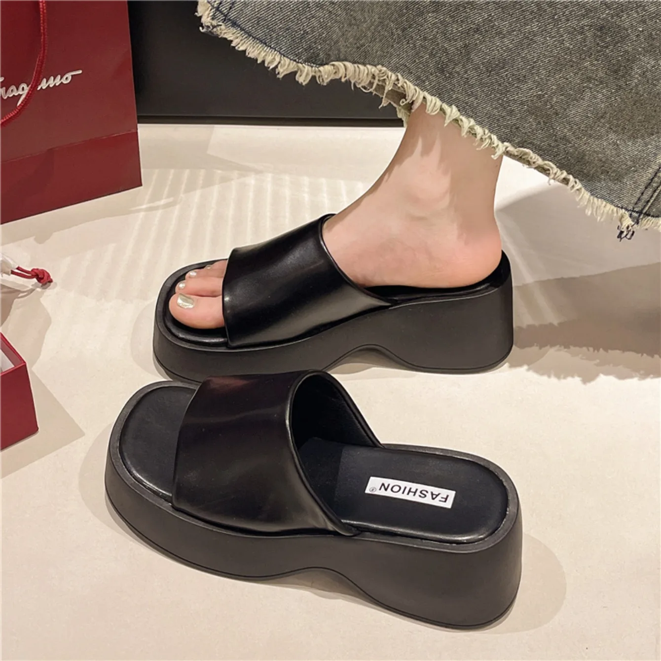 Women Slippers 2024 Summer New Thick Soled Sandals Women Square Toe Luxury Designer Slippers Slides Women Zapatos De Mujer
