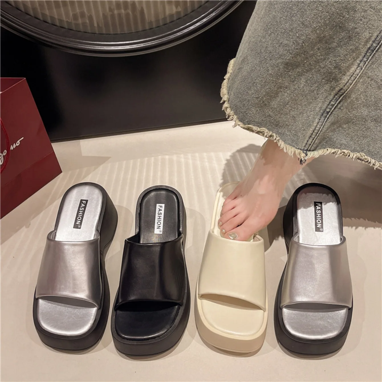 Women Slippers 2024 Summer New Thick Soled Sandals Women Square Toe Luxury Designer Slippers Slides Women Zapatos De Mujer