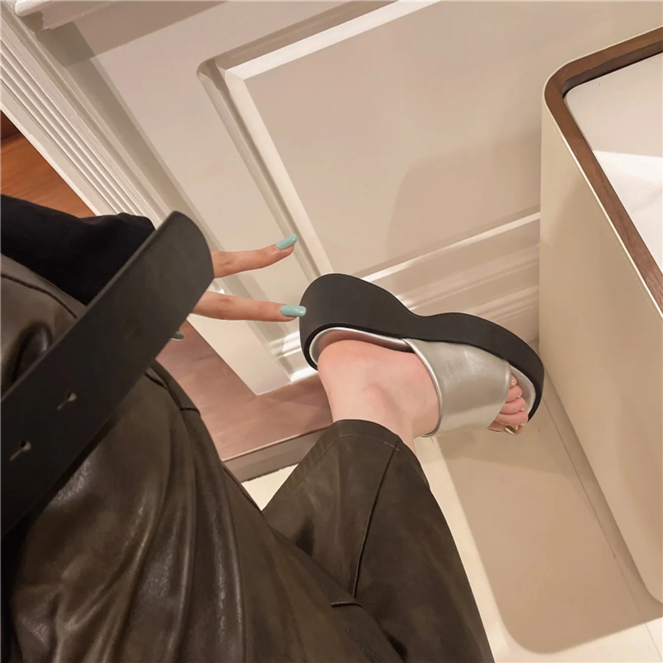 Women Slippers 2024 Summer New Thick Soled Sandals Women Square Toe Luxury Designer Slippers Slides Women Zapatos De Mujer