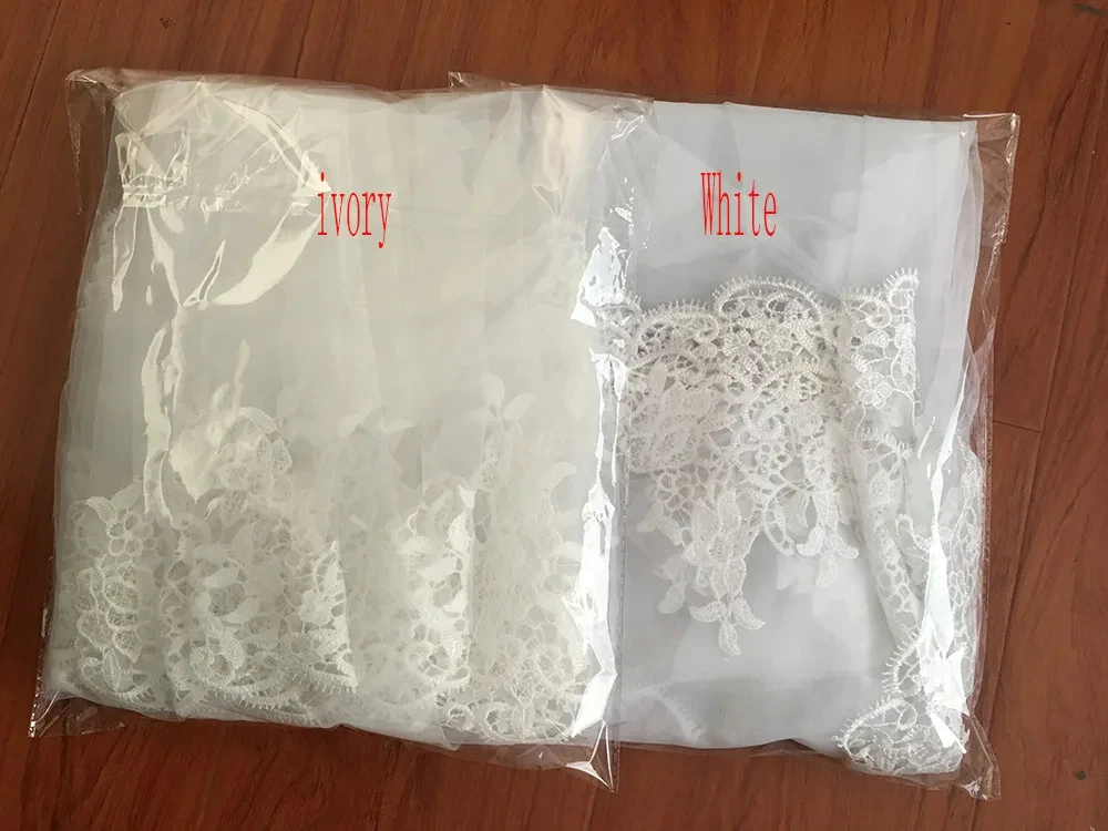 Beautiful Double Layers Bridal Veil With Metal Comb Lace Appliques Edge Bridal Marriage Short Head Bridal Accessories