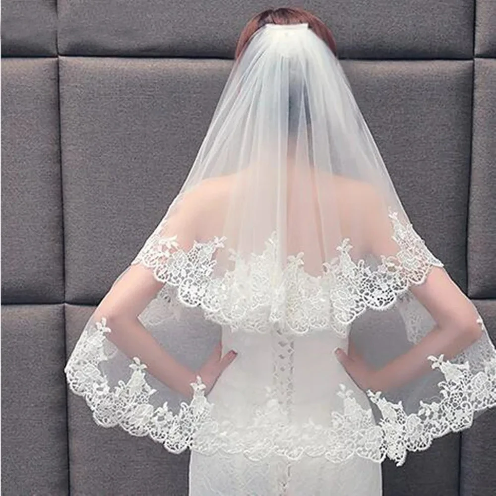 Beautiful Double Layers Bridal Veil With Metal Comb Lace Appliques Edge Bridal Marriage Short Head Bridal Accessories