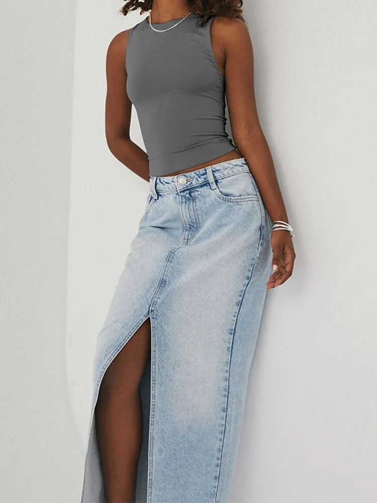 Sleeveless Tight Bottomed Shirt With Round Neck Racerback Top