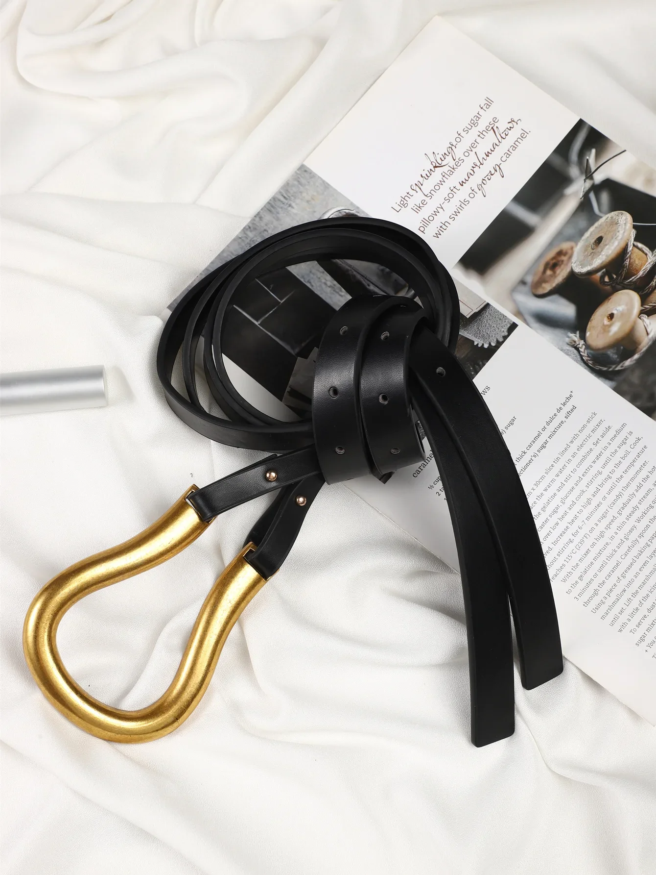 Belt, women's cool Instagram style, European and American fashion, versatile horseshoe buckle decoration, suit with dress, shirt