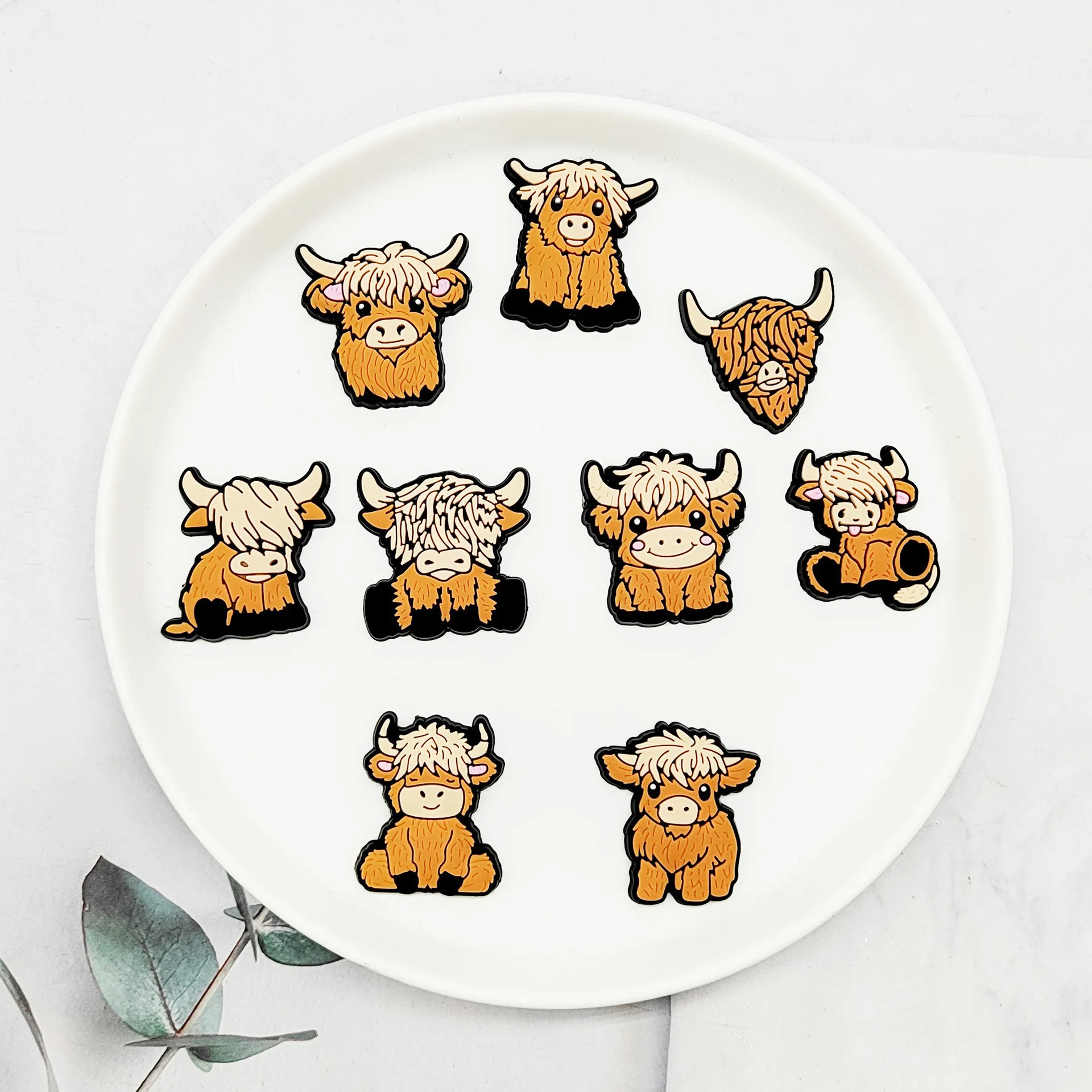 1-9Pcs Cute Highland Cow Shoe Charms Bubble Slides Sandals Buckle Shoes Accessories For Clogs Pins Garden Shoes Decorations Kids