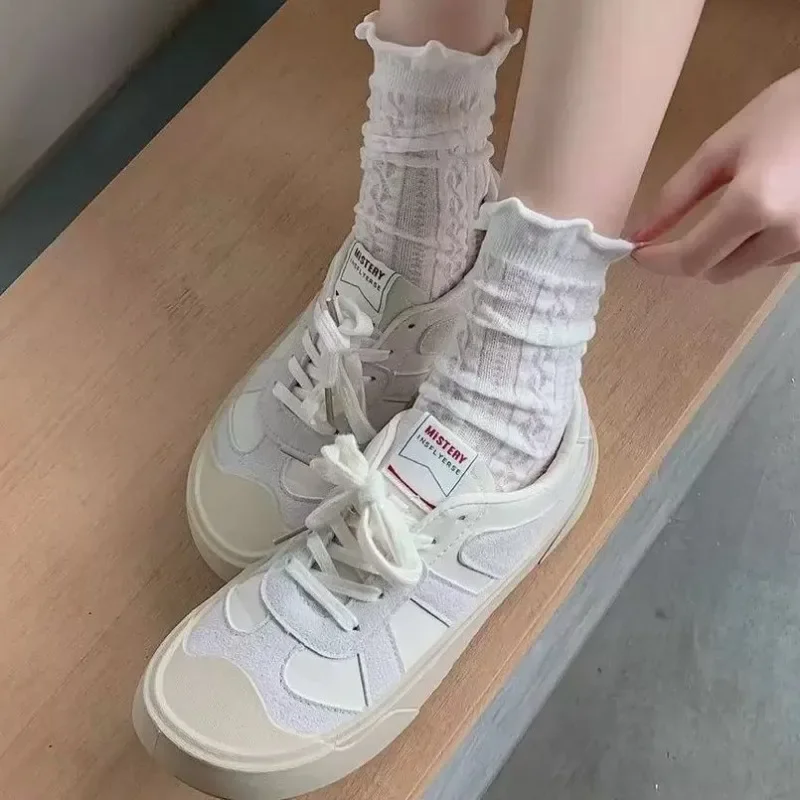 5/1pairs Lace Mesh Socks for Women Summer Cotton White Retro Thin Breathable Mid Length Sock Girl Fashion Sweet Loose Comf Socks