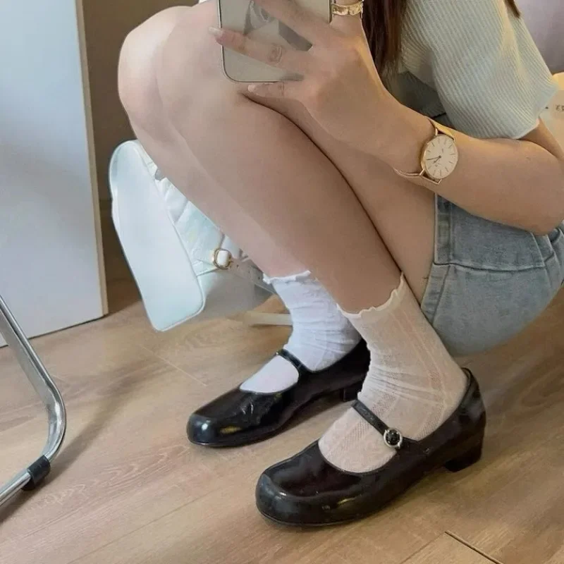 5/1pairs Lace Mesh Socks for Women Summer Cotton White Retro Thin Breathable Mid Length Sock Girl Fashion Sweet Loose Comf Socks