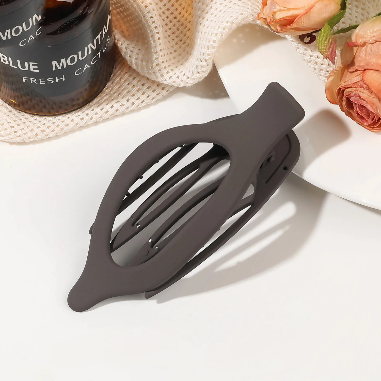 Matte Hair Claw Clip Barrette Duckbill for Women Fashion Crab Acrylic Hairpin Ponytail Hairgrip Girls Hair Accessories Headwear