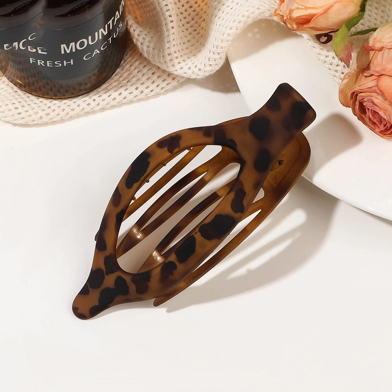 Matte Hair Claw Clip Barrette Duckbill for Women Fashion Crab Acrylic Hairpin Ponytail Hairgrip Girls Hair Accessories Headwear