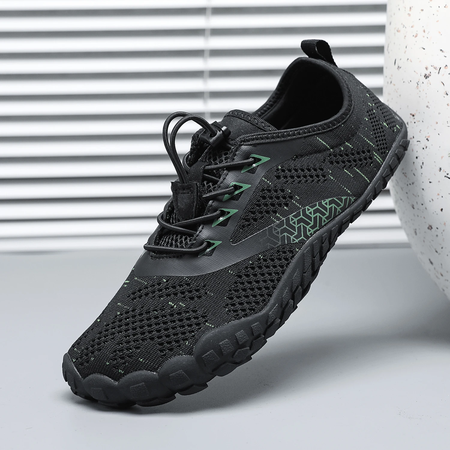 Wide Toe Zero Barefoot Shoes Mens Minimalist Water Shoes Breathable for Walking Rock Climbing Wrestling Trail Running Sneakers
