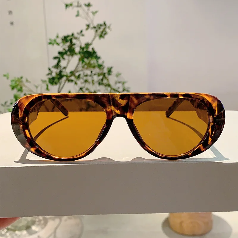 New in Luxury Brand Designer Big Frame Flat Top Sunglasses Women For Men Fashion Vintage Sun Glasses Punk Pilot Shades UV400