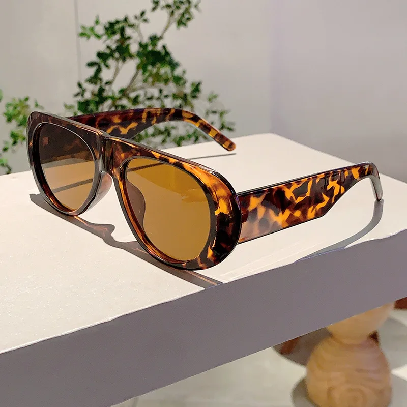 New in Luxury Brand Designer Big Frame Flat Top Sunglasses Women For Men Fashion Vintage Sun Glasses Punk Pilot Shades UV400