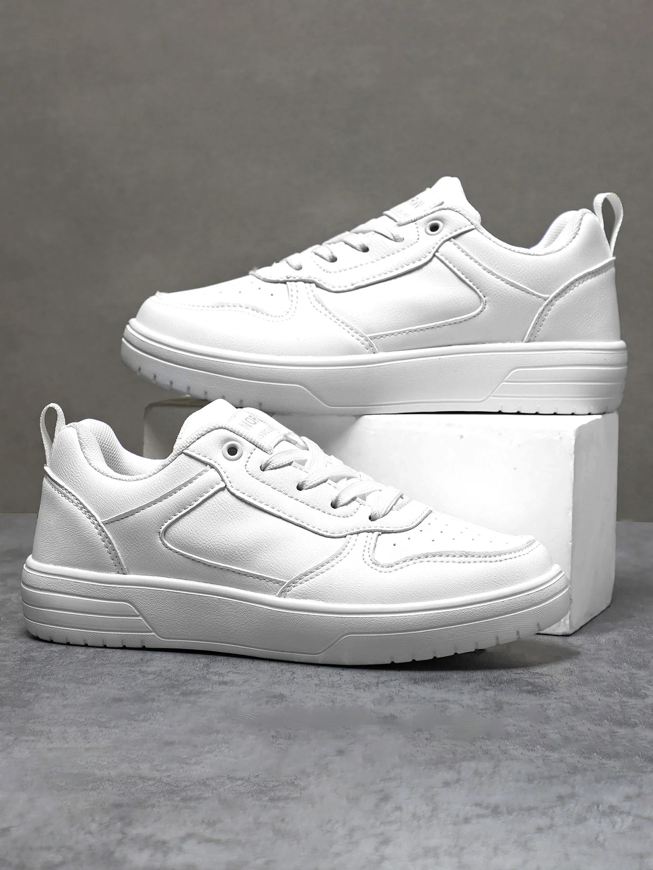 Women Shoes Skateboarding Shoes For Women Sneakers Lightweight White Black Sports Shoes