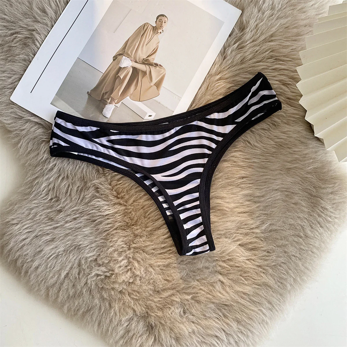 Leopard-print Thong Women Sexy Panties Low Waist Ice Silk Female Briefs Seamless Cotton G-string Women’s Underwear Sxy Lingerie