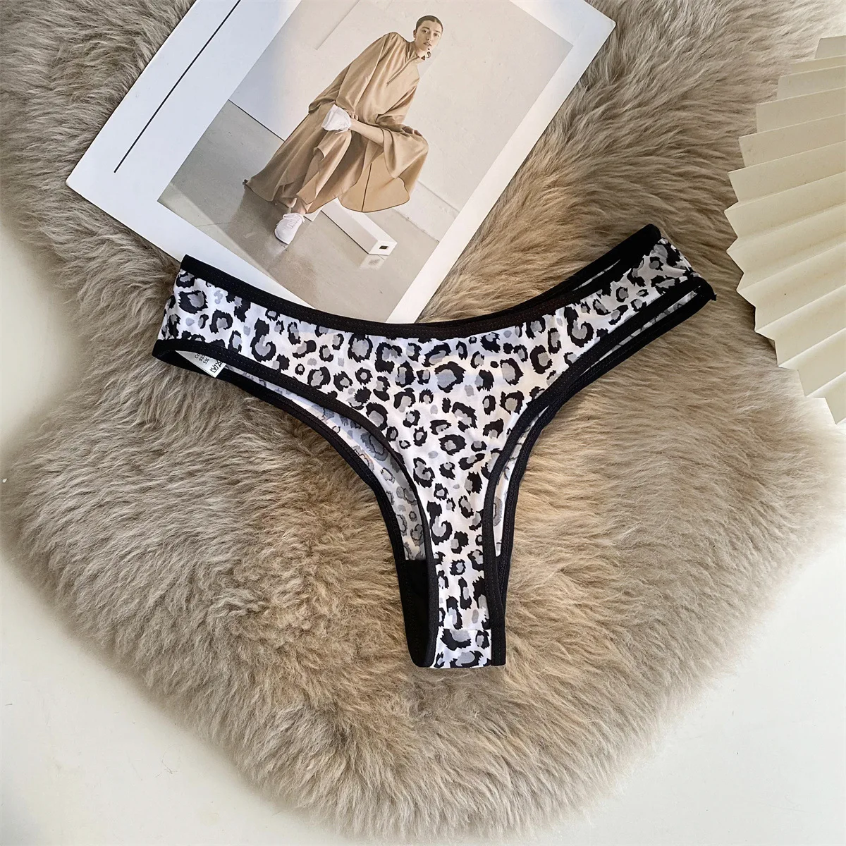 Leopard-print Thong Women Sexy Panties Low Waist Ice Silk Female Briefs Seamless Cotton G-string Women’s Underwear Sxy Lingerie