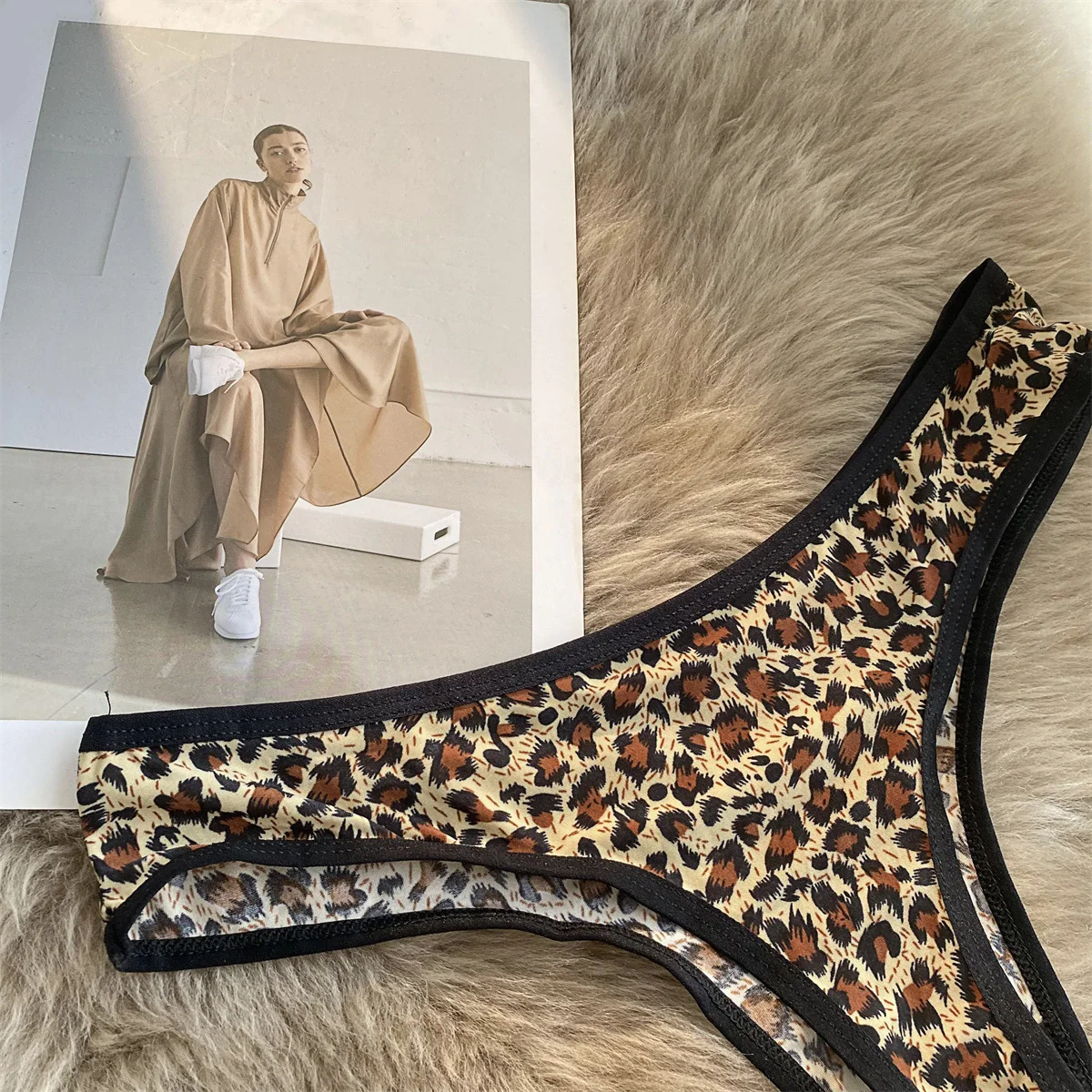 Leopard-print Thong Women Sexy Panties Low Waist Ice Silk Female Briefs Seamless Cotton G-string Women’s Underwear Sxy Lingerie