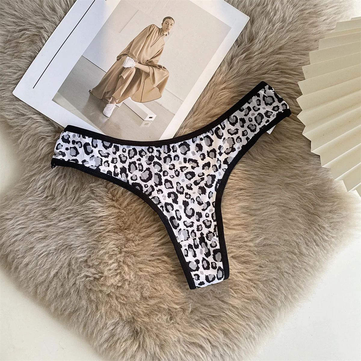 Leopard-print Thong Women Sexy Panties Low Waist Ice Silk Female Briefs Seamless Cotton G-string Women’s Underwear Sxy Lingerie