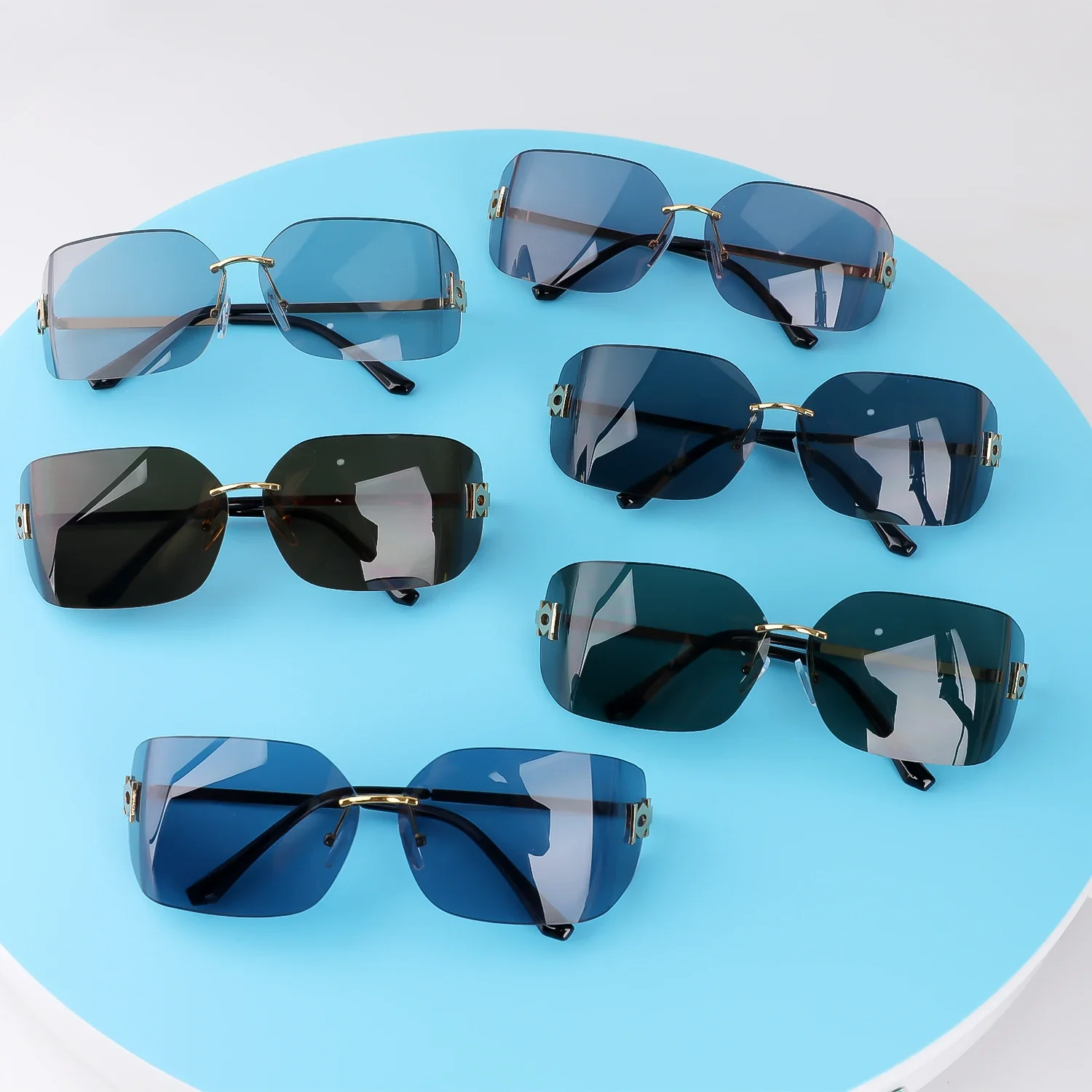 Women Sunglasses Fashion Rimless Rectangle Sunglasses for Women Luxury Design Trendy Frameless Sun Glasses Female UV400