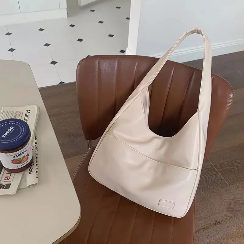Large Capacity Tote Bag, New Black Leather Simple Casual Commuting Women's Bag, Fashionable and Versatile Single Shoulder Bag