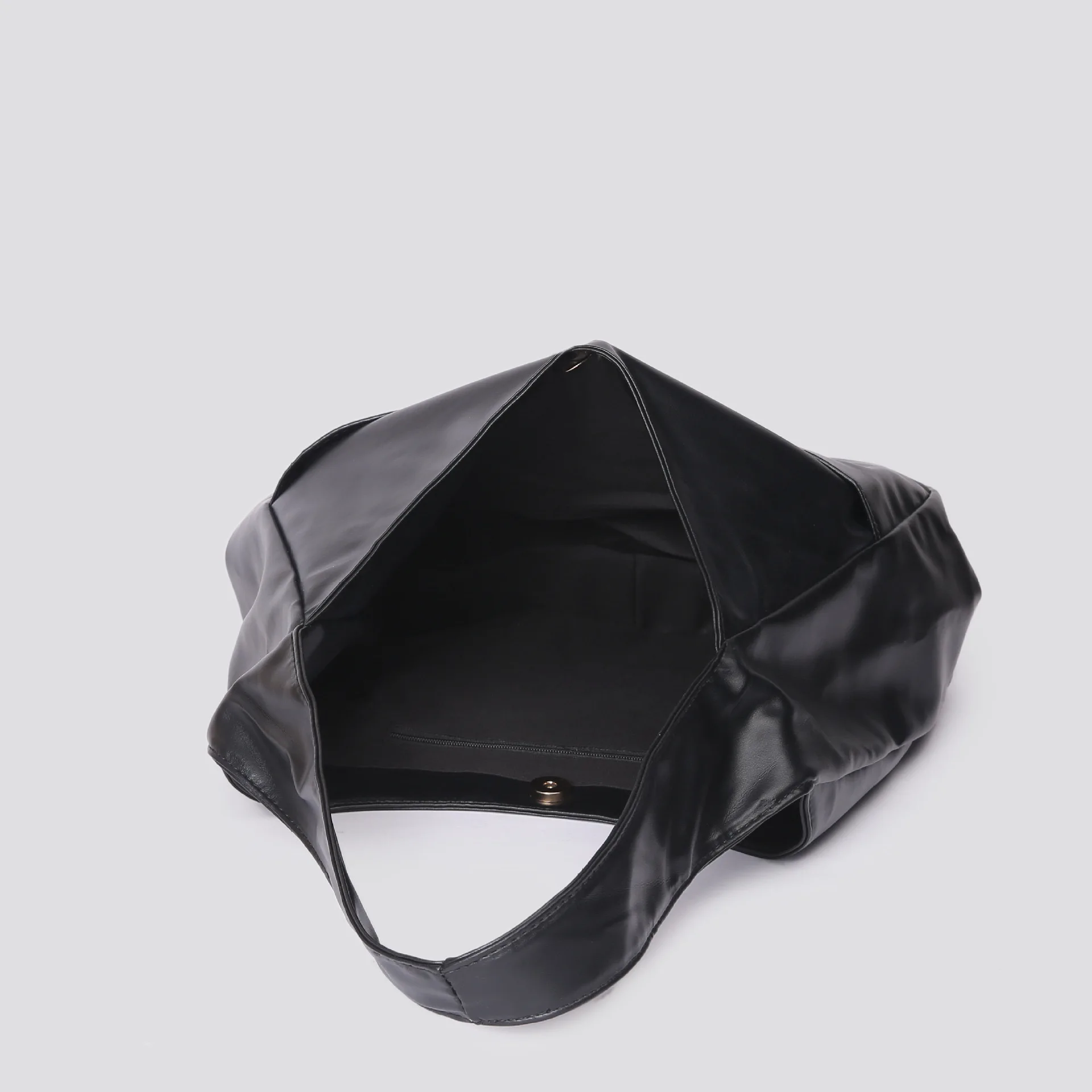 Large Capacity Tote Bag, New Black Leather Simple Casual Commuting Women's Bag, Fashionable and Versatile Single Shoulder Bag