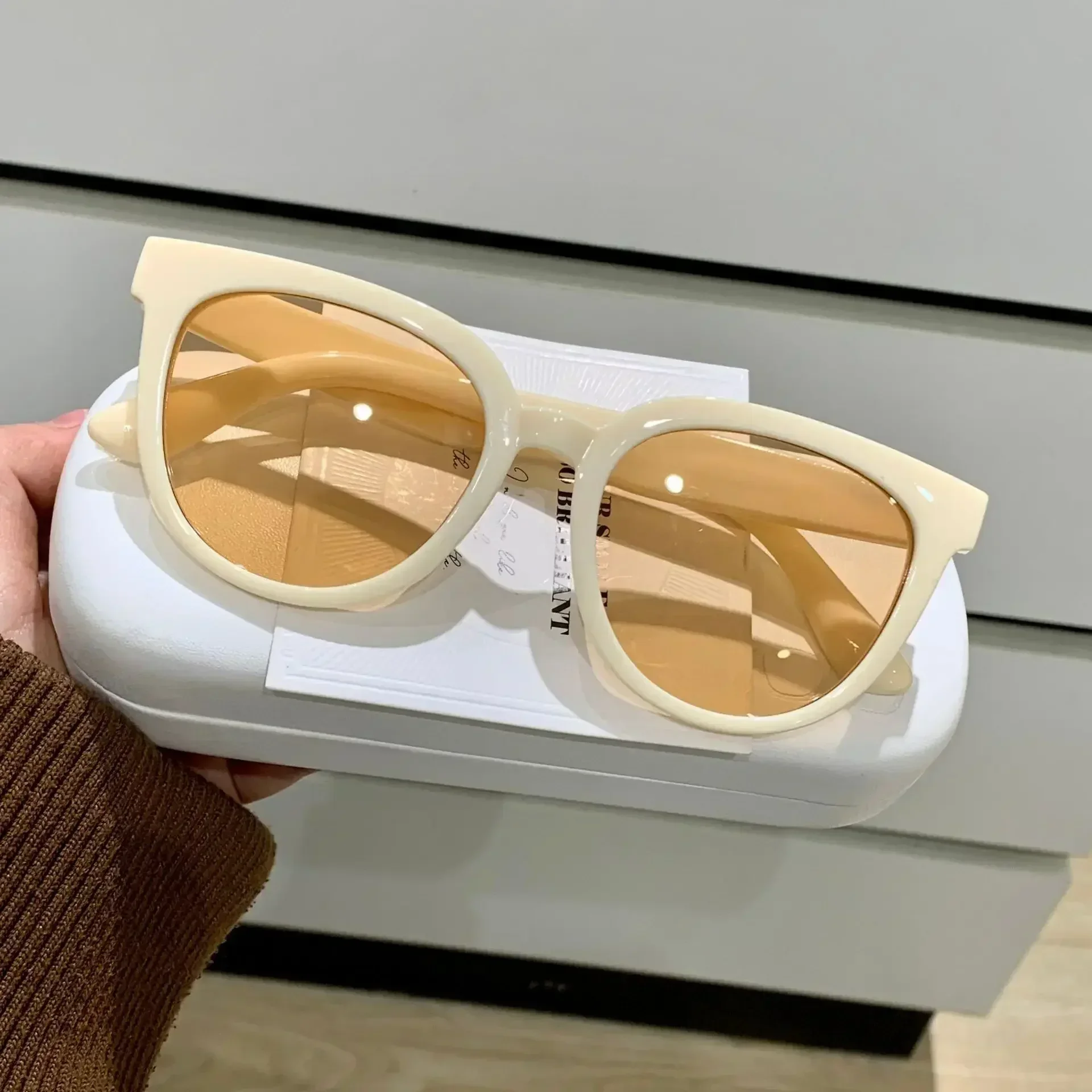 Personalized Korean High-end Sunglasses for Women Luxury Travel Round Frame Sunglasses Outdoor Sunscreen UV Protection Eyewear