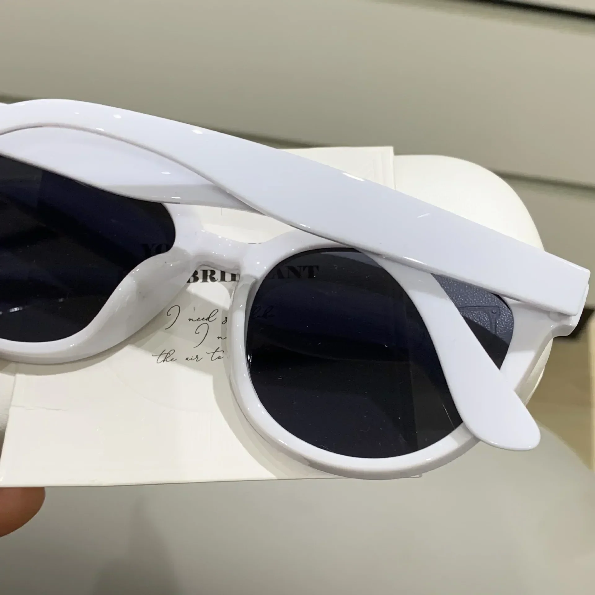 Personalized Korean High-end Sunglasses for Women Luxury Travel Round Frame Sunglasses Outdoor Sunscreen UV Protection Eyewear