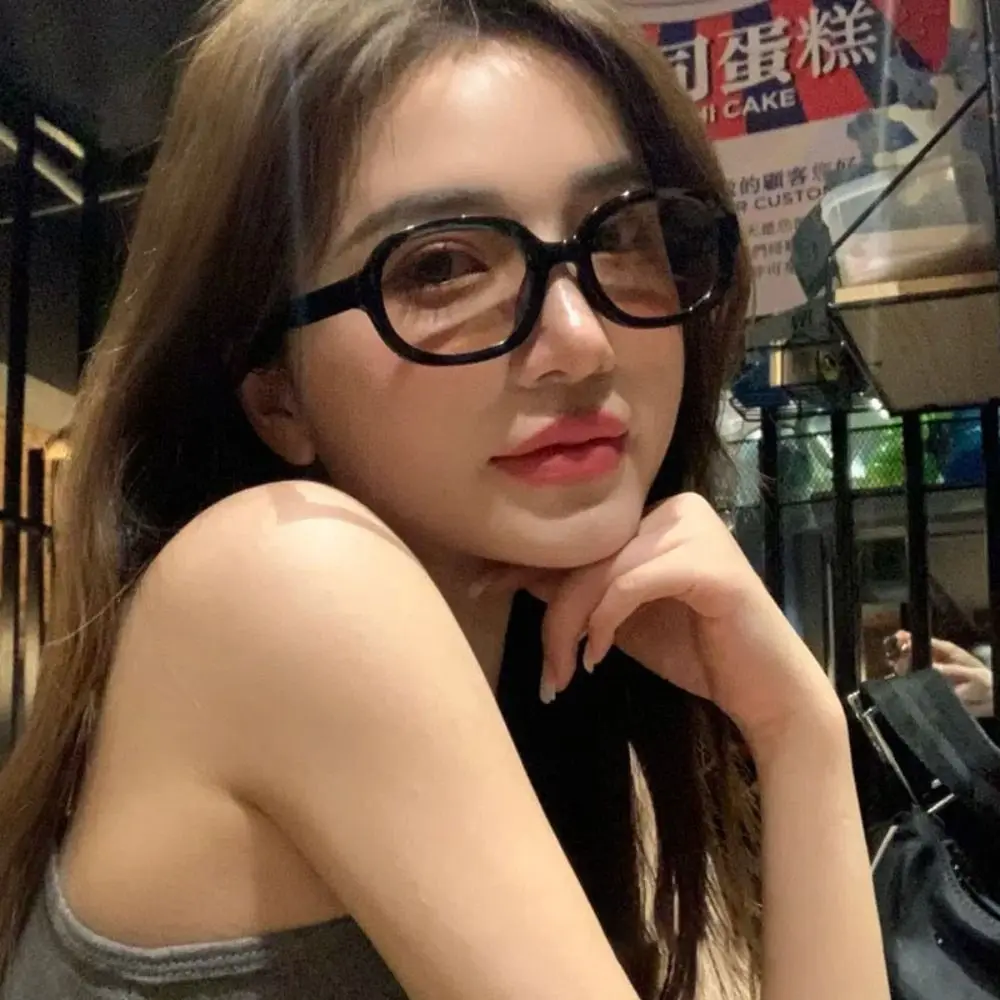 Korean Travel Retro Sunglasses UV400 Protection Eyewear Driving Glasses Sun-Protective Black Shades Glasses for Women Man