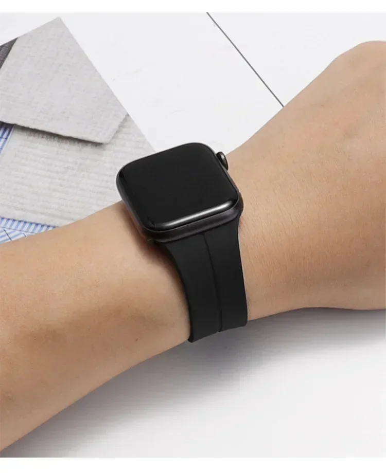Magnetic Strap For Apple watch ultra band 49mm 45 mm Silicone Bracelet iWatch Series 7 8 se 6 5 3 44mm 45mm 40mm 41mm 42mm 38mm