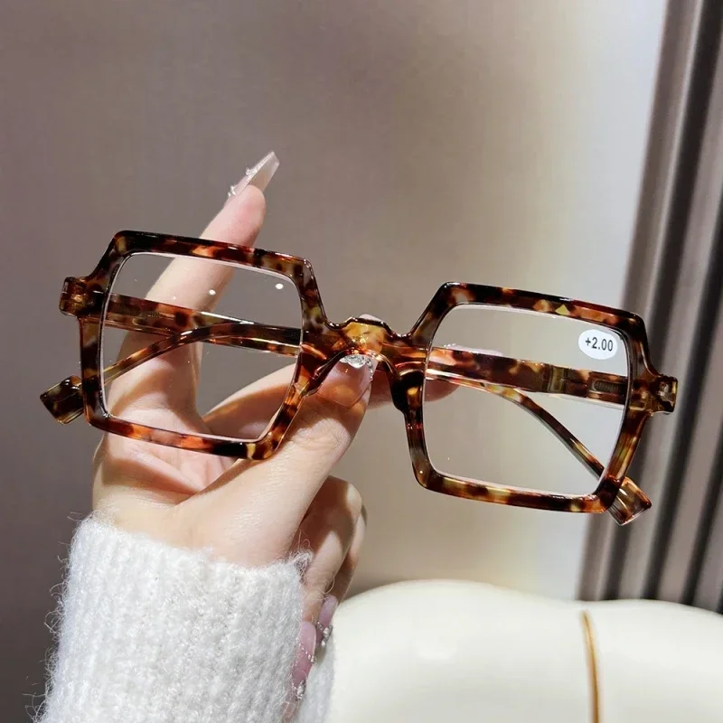 2024 New Sqaure Frame Reading Glasses Personalized Multicolor Elderly Eyewear High-definition Anti Blue Light Presbyopia Eyewear