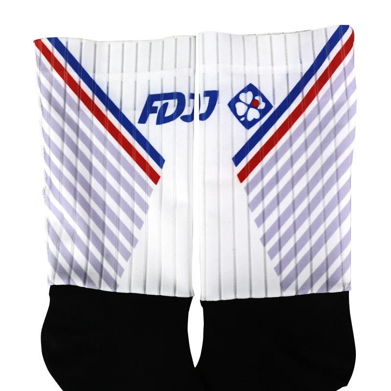 2026 New Seamless Socks Pro Anti Aero Bike Team Slip Road Ride Socks Outdoor Racing Cycling Socks