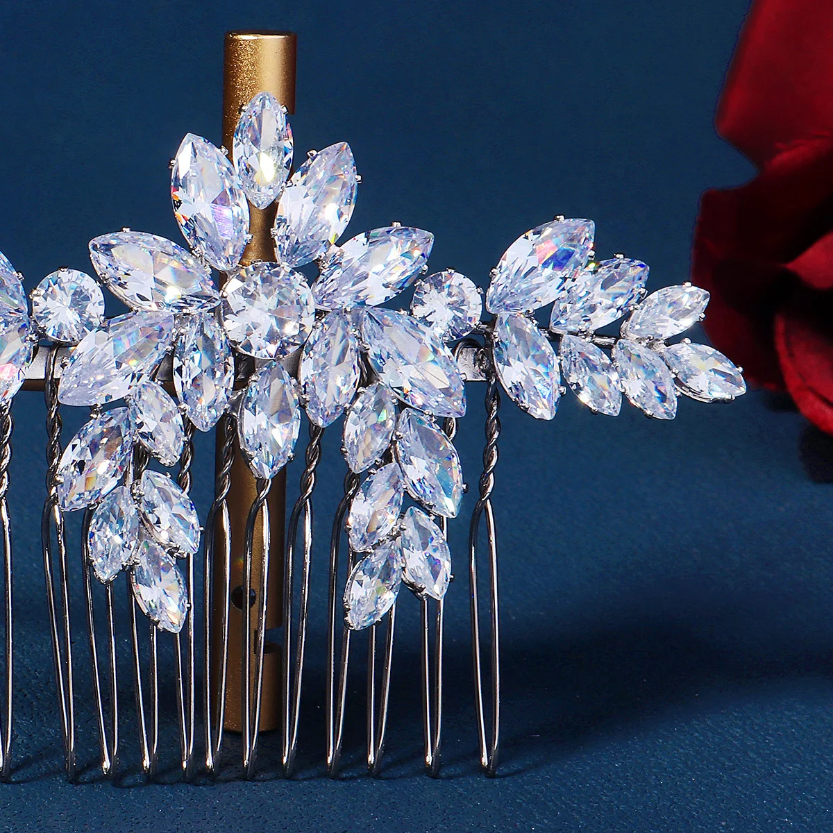 New Luxury Zirconia Bridal Hair Comb Sparkling Handmade Hair Comb for Women Wedding Headpieces Jewelry Accessories
