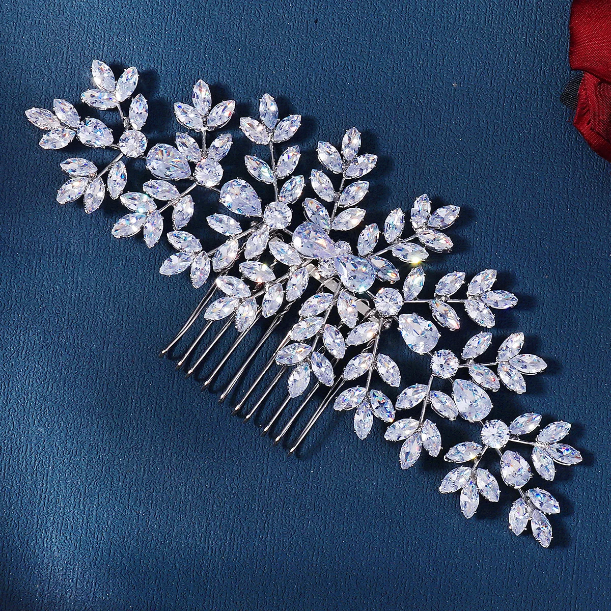 New Luxury Zirconia Bridal Hair Comb Sparkling Handmade Hair Comb for Women Wedding Headpieces Jewelry Accessories