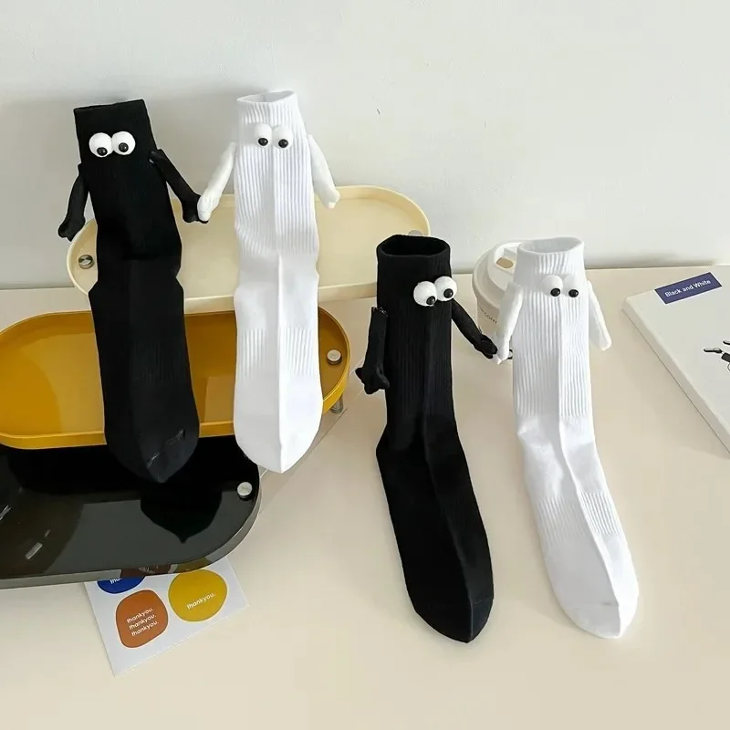 1Pair Creative Couple Socks Magnetic Socks with Eyes and Hands Mid Tube Sweat-absorbing Stockings Cartoon Lovers Friends Socks