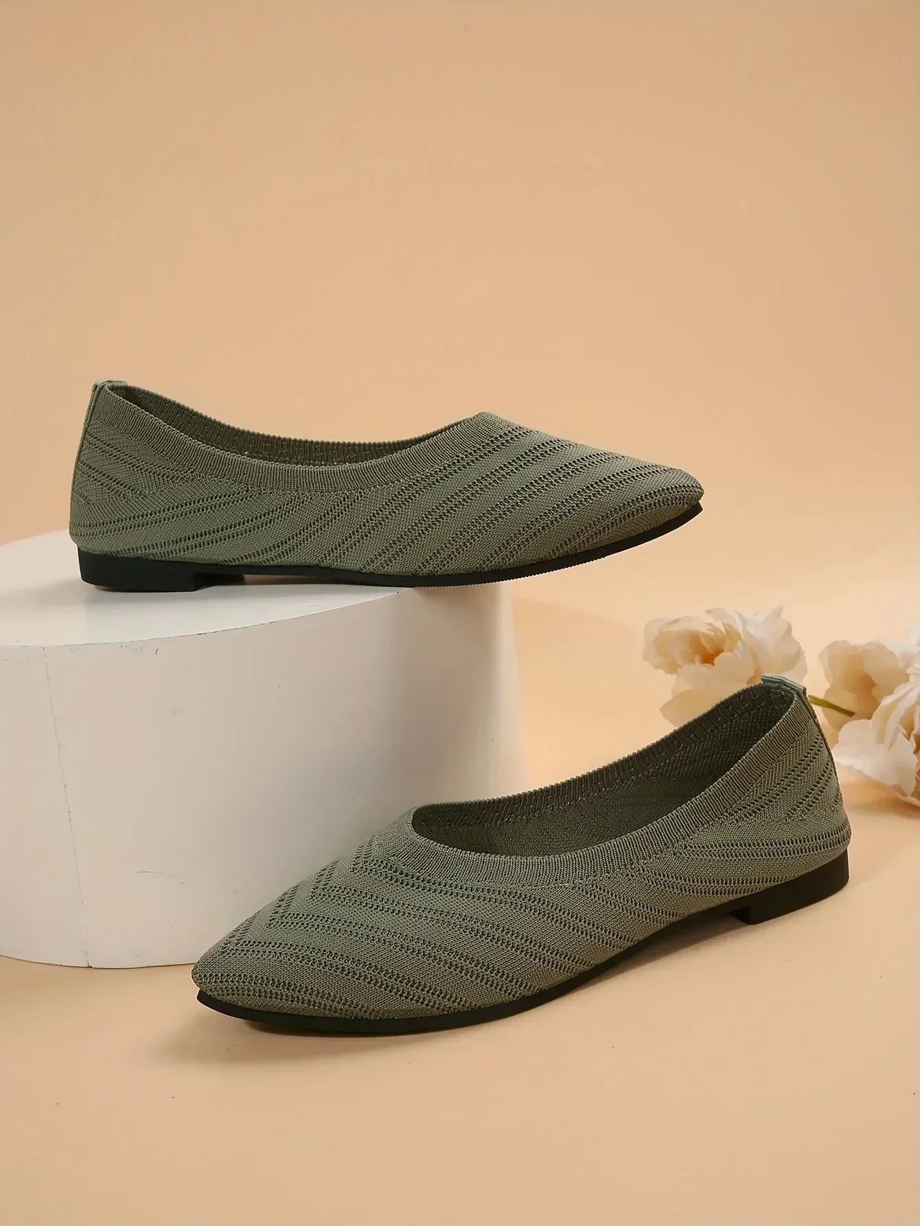 Women's Pointed Toe Flat Shoes Solid Color Knitted Slip on Shoes Casual Breathable Ballet Flats Women Flat Shoes Loafers Women