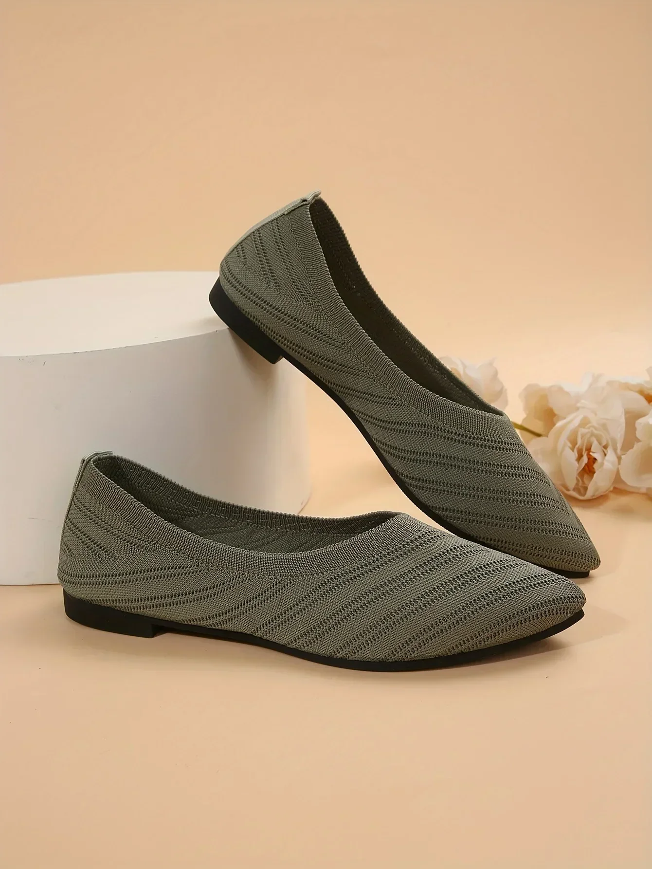 Women's Pointed Toe Flat Shoes Solid Color Knitted Slip on Shoes Casual Breathable Ballet Flats Women Flat Shoes Loafers Women