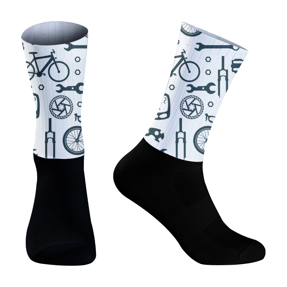 2026 New Seamless Aero Socks Summer Slip Breathable Cycling Socks Men Women Road Bike