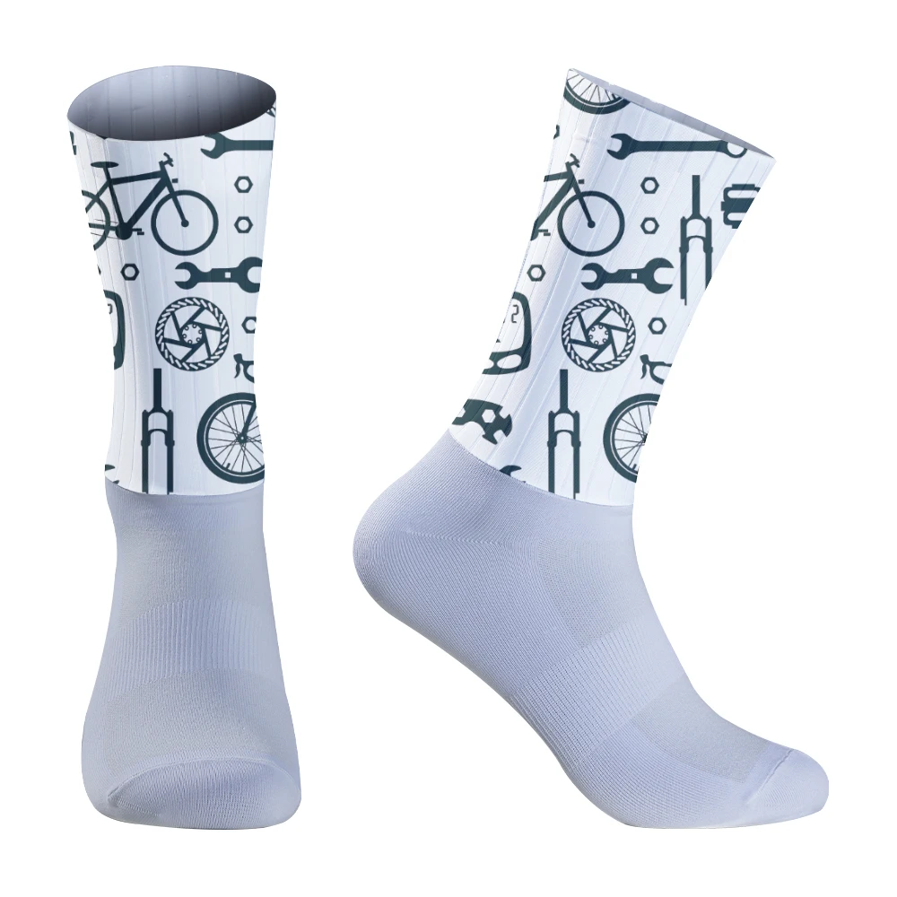 2026 New Seamless Aero Socks Summer Slip Breathable Cycling Socks Men Women Road Bike